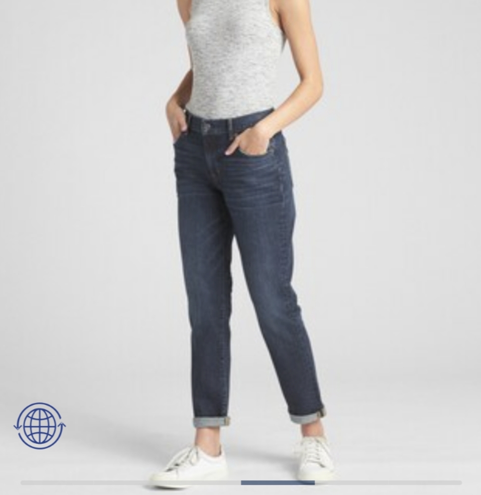 GAP girlfriend jeans, like new, size 24 regular, dark wash